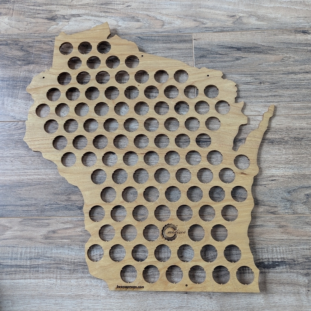 Wisconsin wood beer cap map. Wall decor. Wisconsin Wall decor.